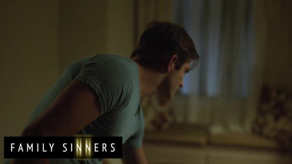 Сводная сестра пришла ночью к брату, чтобы помог кончить