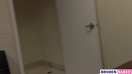 Приехала на порно кастинг, чтобы потрахаться и денег заработать