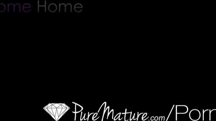 Большими сиськами трахнула член пасынка, когда застала его за дрочкой в VR очках