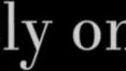Красивая девчонка делит своего парня с подругой в ЖМЖ тройничке