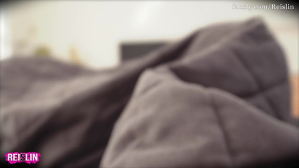 Сделала папочке минет, а после попросила наполнить мою киску спермой