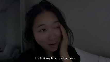 Сняла трусики и дала полизать свою пизду, чтобы кончить от куни