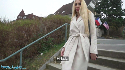 Пикапер получил киску развратной блондинки, а она деньги