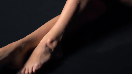 Пришлось помочь фотографу кончить, чтобы продолжить фотосессию