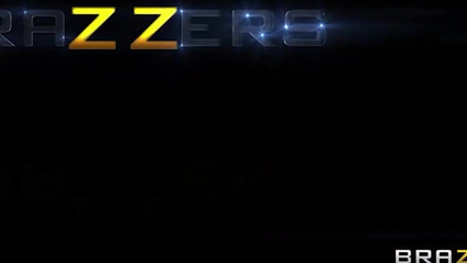 Молодой пасынок трахнул грудастую мачеху, как только отец пошел на работу