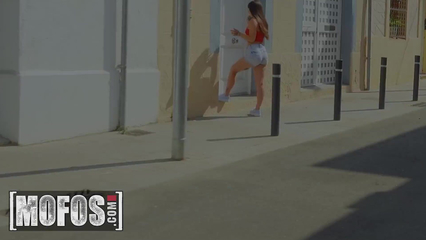 Не стала ломаться и трахнулась на улице с другом своего бывшего