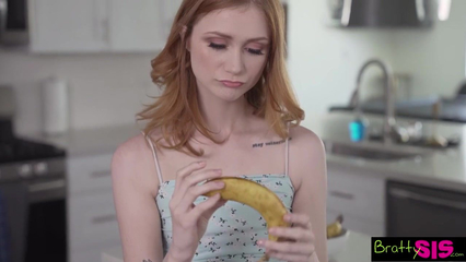 Раз у брата нет девушки, то пусть меня трахает – инцест с сестрой