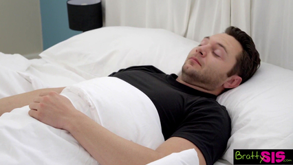 Трахнул приемную сестру с кремпаем, только бы не залетела