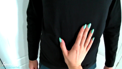 Забыла надеть трусики, и теперь член соседа у меня в киске