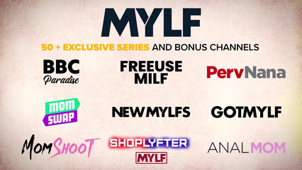 Девушки ученые с большими сиськами трахаются с ассистентом в лаборатории