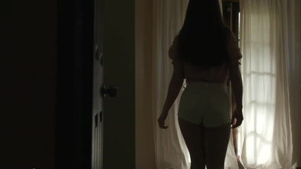 Сводная сестра обсасывает член брата перед трахом в киску