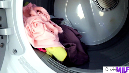 Если отчима нет дома, будь готов выебать мачеху