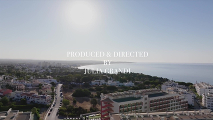 Секретарша отдалась боссу после того, как он спалил ее за дрочкой