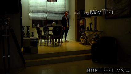 Усадил на член красивую азиатку в чулках и трахнул в киску