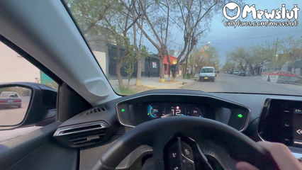 Хорошая у меня подруга – и, хуй отсосала в машине и в пизду дала на маминой кровати