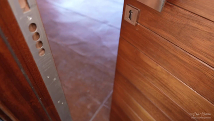 Я трахнул девушку сантехника, когда она застряла в стиралке