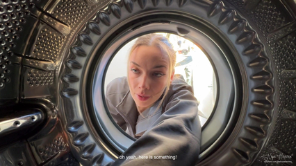 Я трахнул девушку сантехника, когда она застряла в стиралке